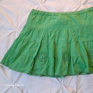 Green mini skirt with embroidery size12